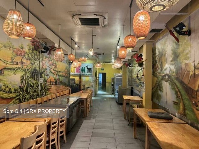 Busy Jalan Besar fnb | fitted up kitchen | Cheap rental   (D8), Retail #582484031